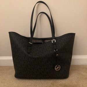 LIKE NEW Michael Kors Large Hayley Tote